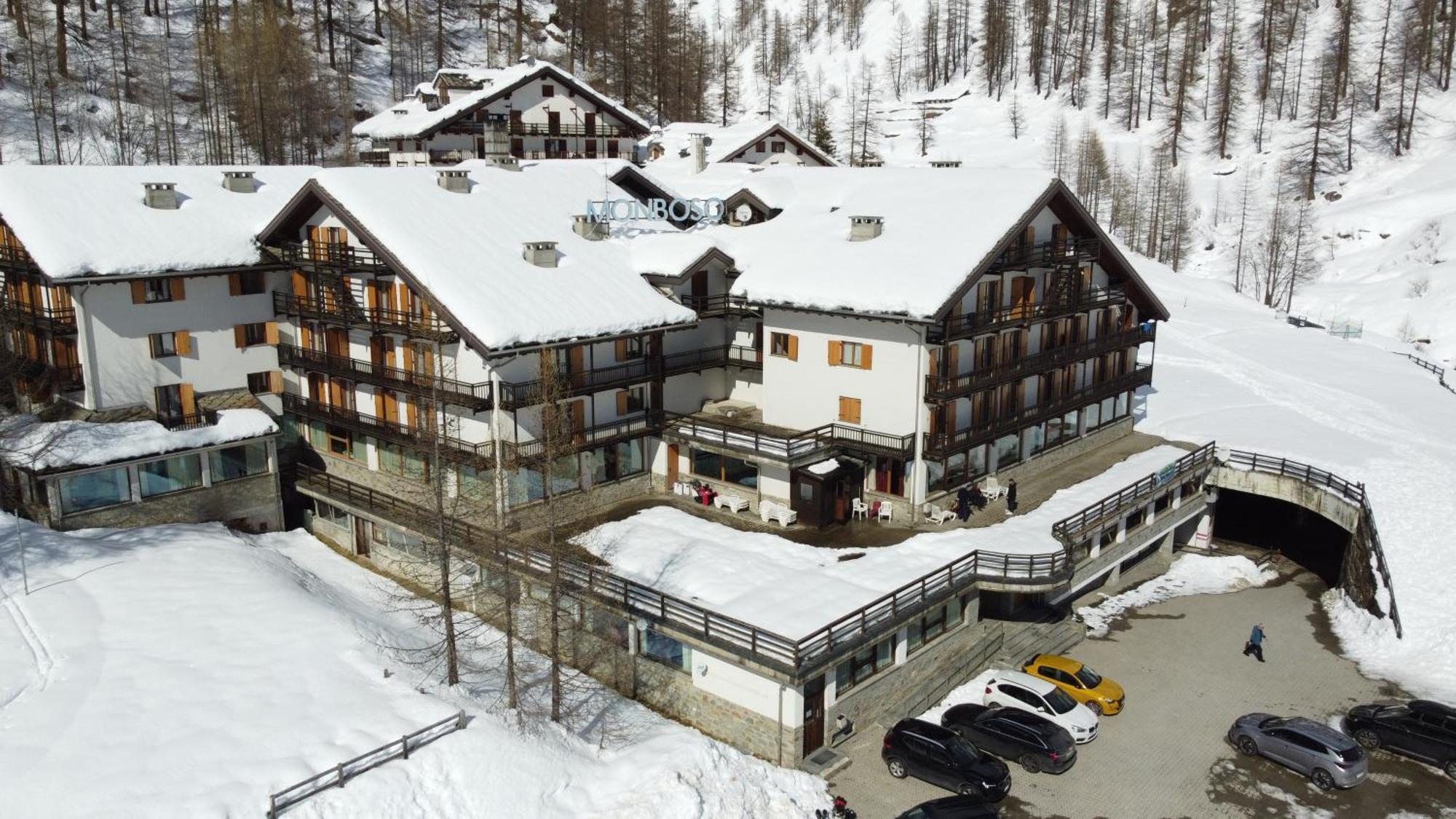 La Trinite Monboso Hotel غريسّوني لا ترينيتي المظهر الخارجي الصورة