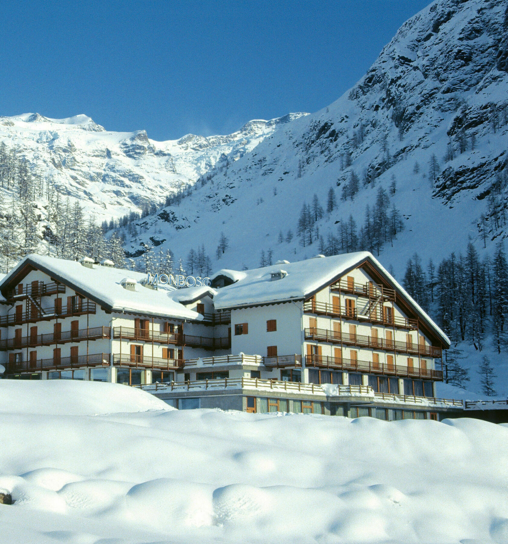 غريسّوني لا ترينيتي La Trinite Monboso Hotel المظهر الخارجي الصورة